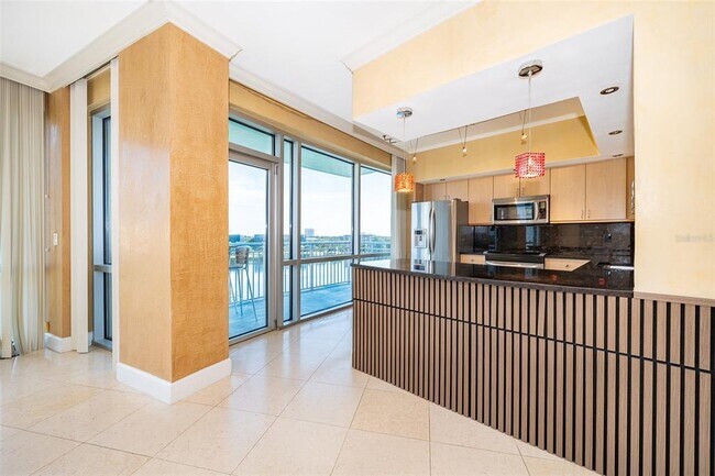 Foto del edificio - 322 E Central Blvd
