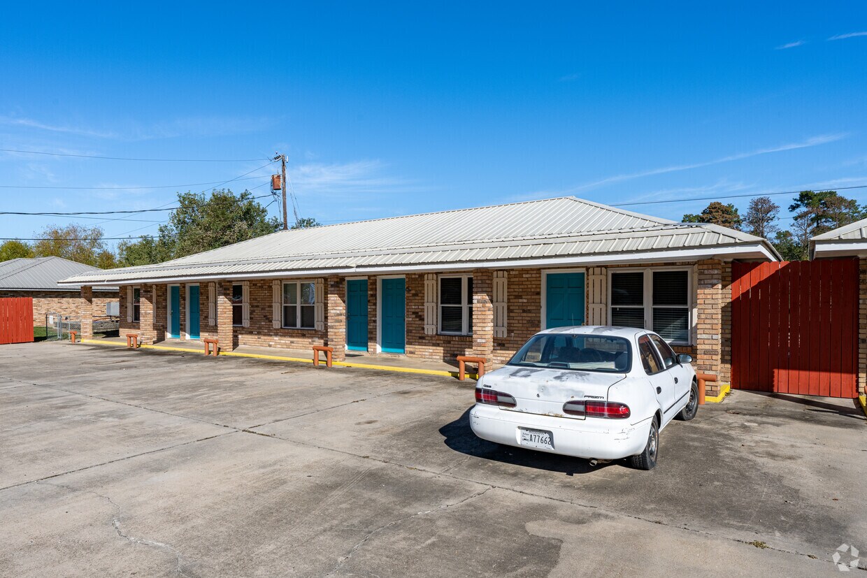 Primario - 14207 W Club Deluxe Rd