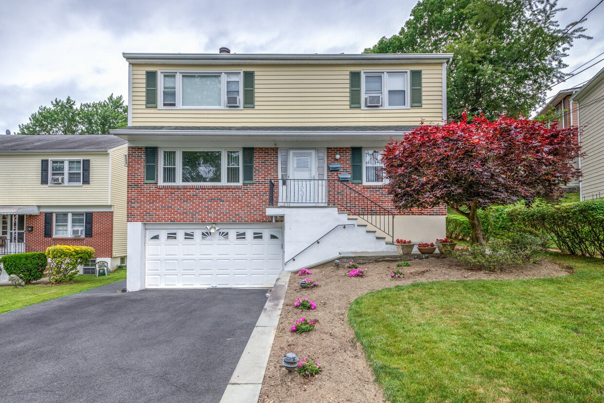 Foto principal - 10 Walnut Ln