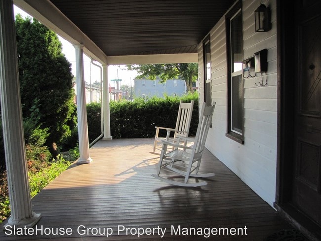 Building Photo - 50 W Allen St