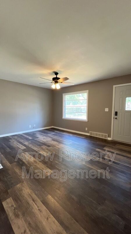 Foto del edificio - 4115 Adams St