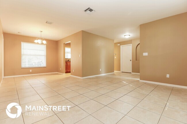 Building Photo - 15619 Sunny Crest Ln