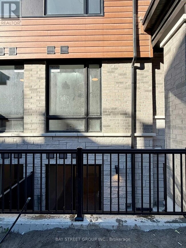 Building Photo - 113 Marydale Ave