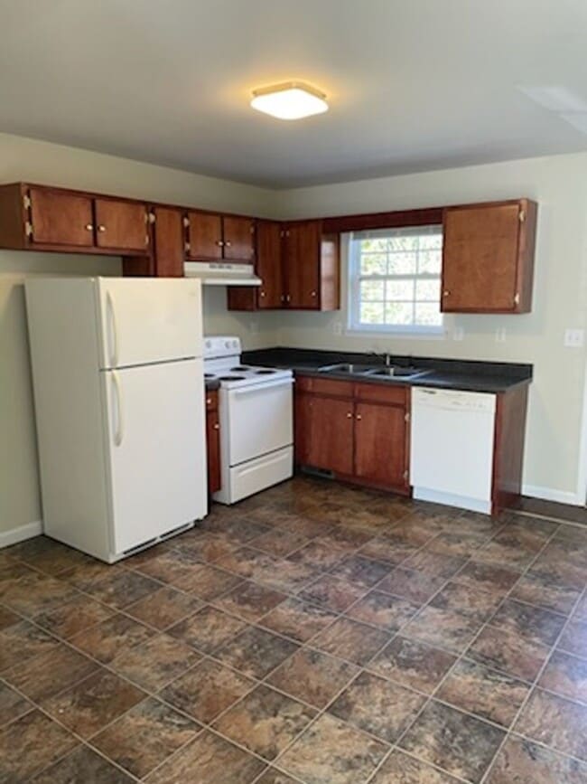 Building Photo - Landmark Court II