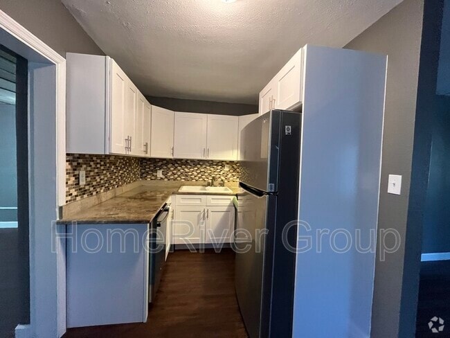 Building Photo - 4715 W Knights Ave