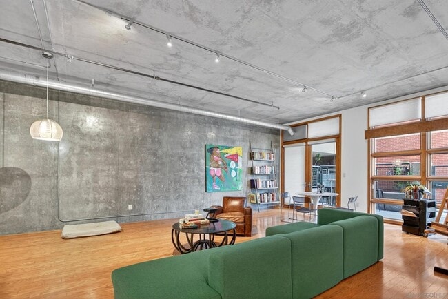 Foto del edificio - 877 Island Ave