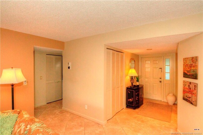 Foto del edificio - 5172 SE Club Way