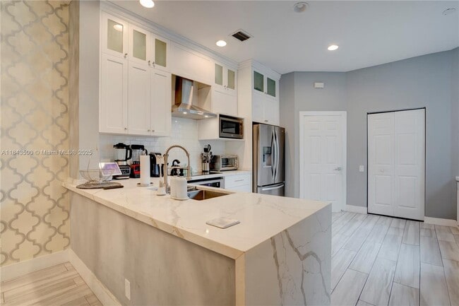 Building Photo - 1364 Harbor View W