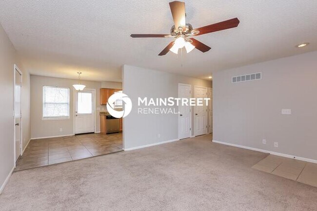Foto del edificio - 3 Bedroom Pet-Friendly Home in Kearney, MO...