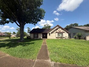 Building Photo - 7718 Lacy Hill Dr