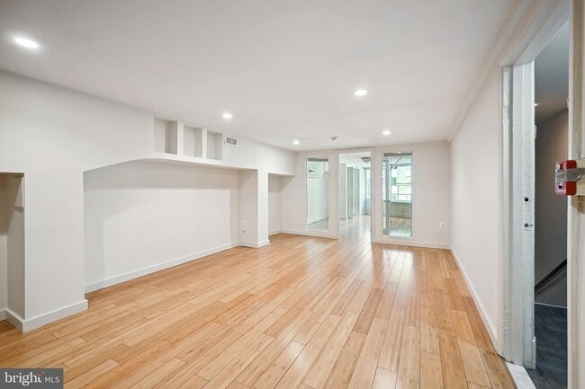 Building Photo - 1308 18th St NW