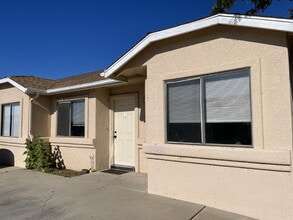 Building Photo - 8132 E Lakeshore Dr