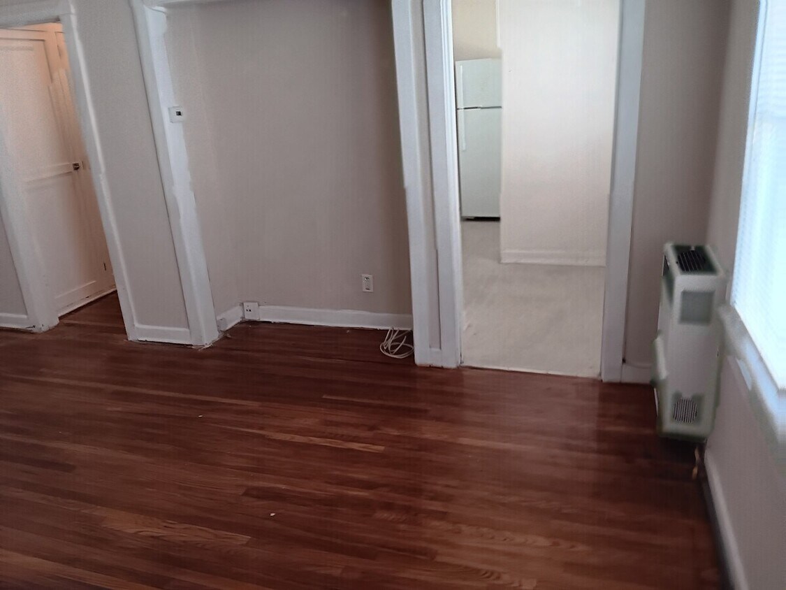 Foto del edificio - 1516 Rosalia Rd