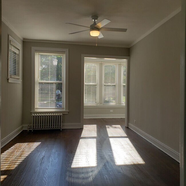 Building Photo - 831 Dobson St