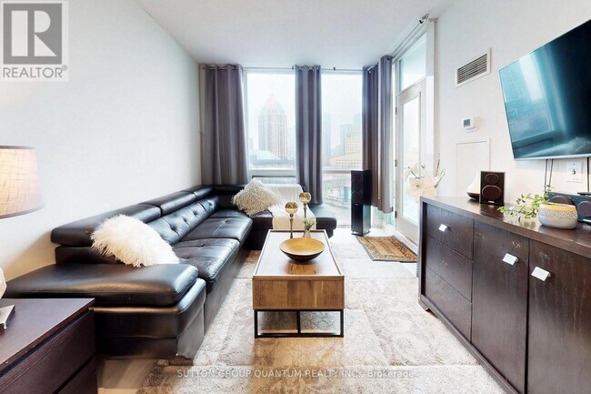 Photo du bâtiment - 3939 Duke of York Blvd