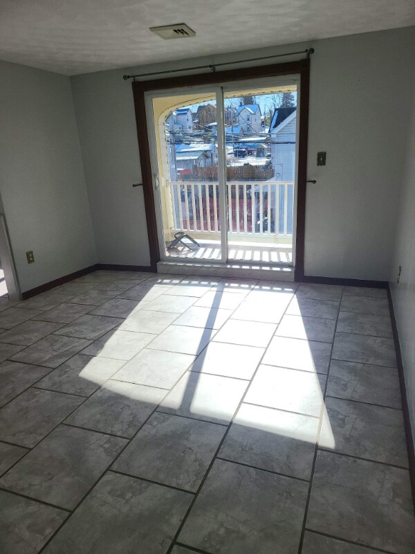 Foto del edificio - 101 E 2nd Ave