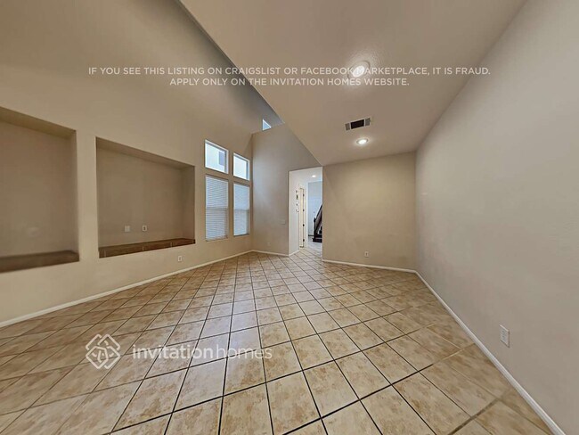 Foto del edificio - 765 Feather Ridge Dr