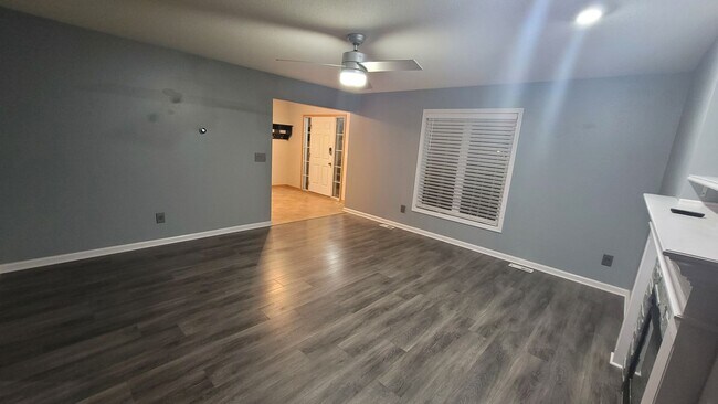 Foto del edificio - "Charming 4-Bedroom Haven with Finished Ba...