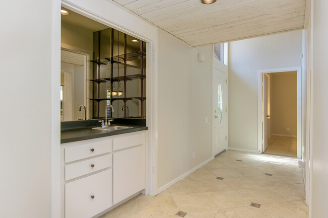 Building Photo - 32805 Temet Dr