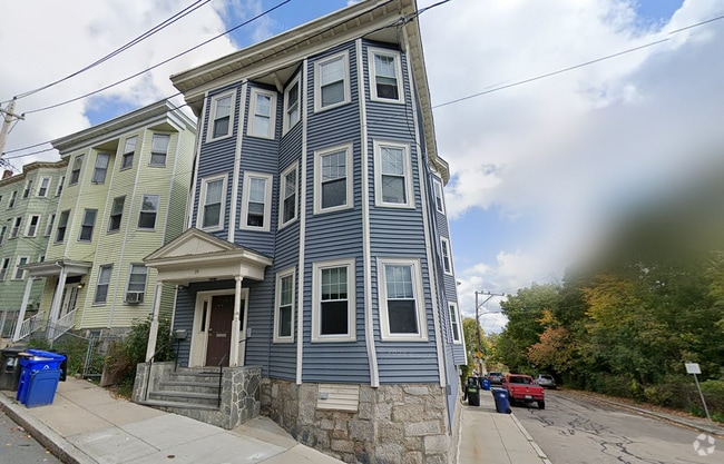 Building Photo - 19 Bucknam St