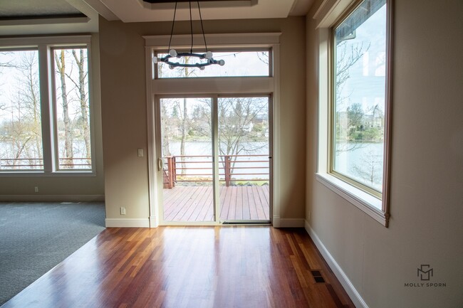 Building Photo - 20375 NE Lakeside Dr