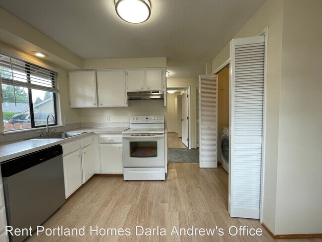 Foto del edificio - 2 br, 1 bath House - 2943 SE Blue bird Drive