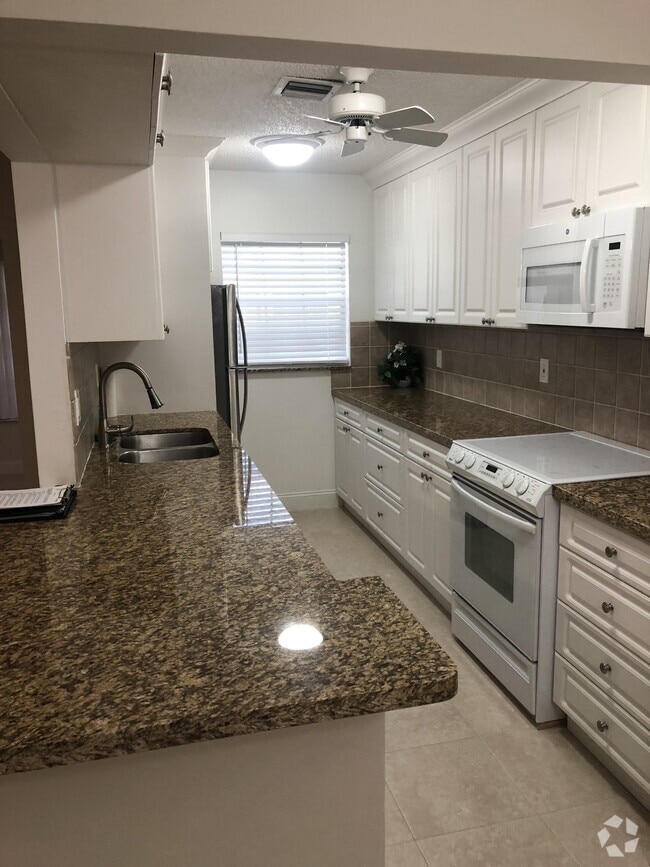 Building Photo - 14404 Canalview Dr