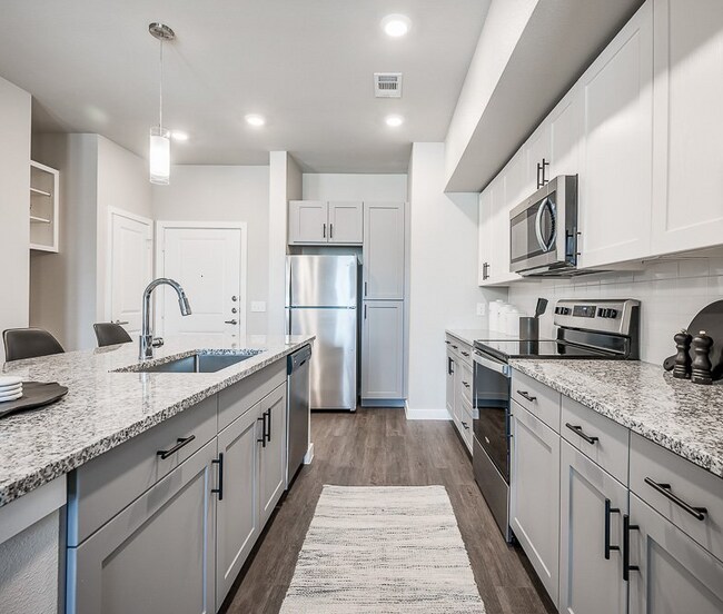 Foto del edificio - 10920 Day Rd