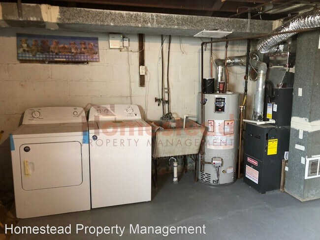 Foto del edificio - 3 br, 1.5 bath House - 1579 Summit St