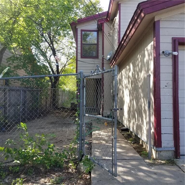 Primary Photo - 7210 Bennett Ave