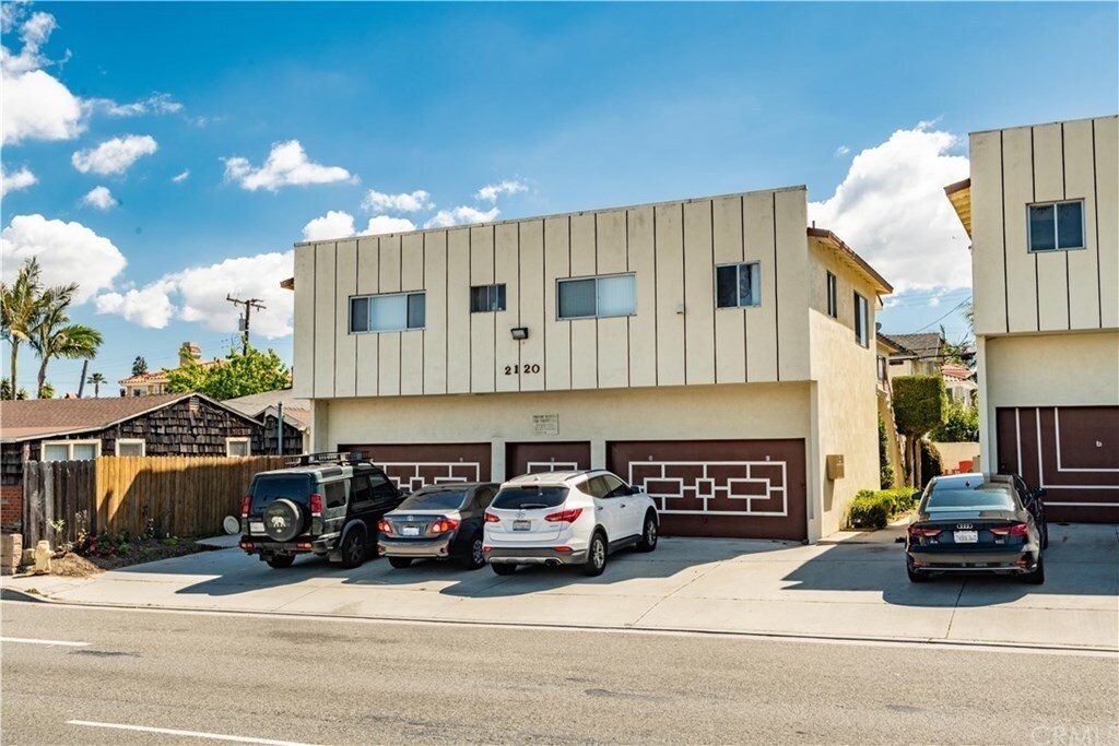 Primary Photo - 2120 Manhattan Beach Blvd