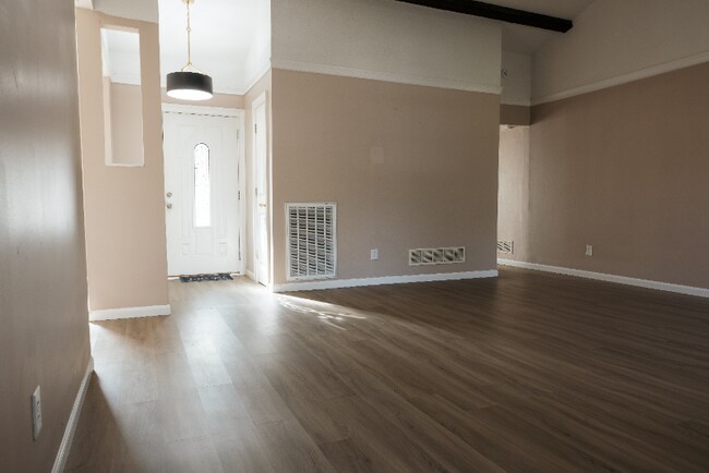 Building Photo - 126 Mill Creek Pkwy
