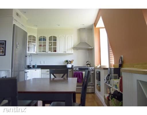 Building Photo - 339 K St