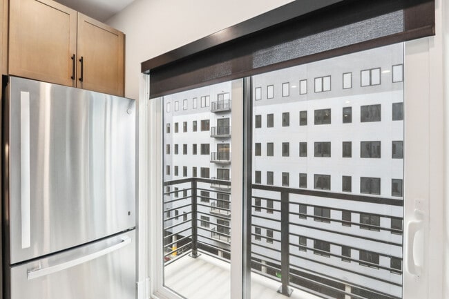 Building Photo - Beach Street Landing East