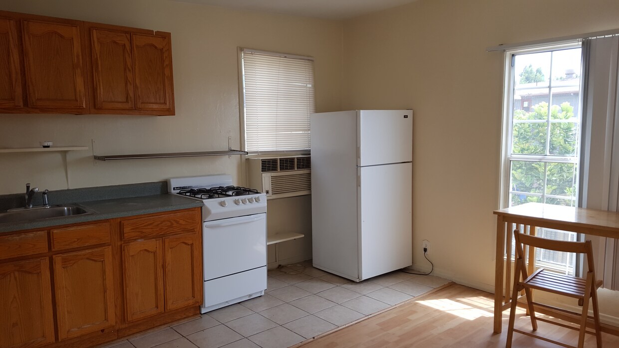 Primary Photo - 981 S Wilton Pl
