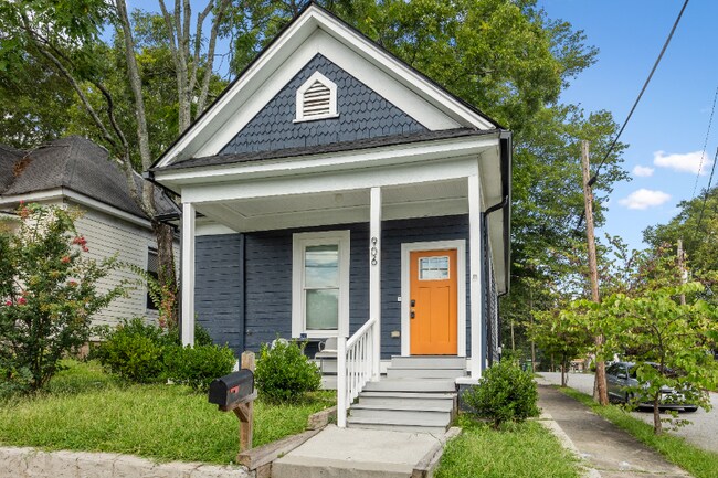 Building Photo - 906 Allene Ave SW