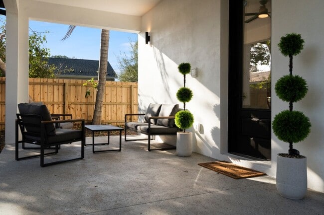 Beautiful New constriction Near Madera Beach - Beautiful New constriction Near Madera Beach Townhome