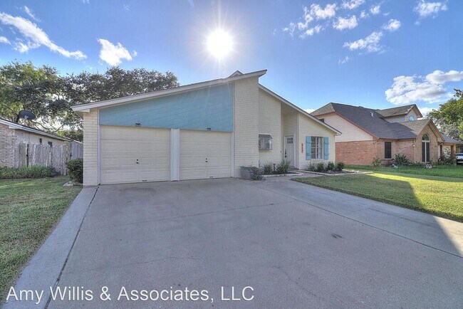 Foto del edificio - 3 br, 2 bath House - 913 Saint Timothy St
