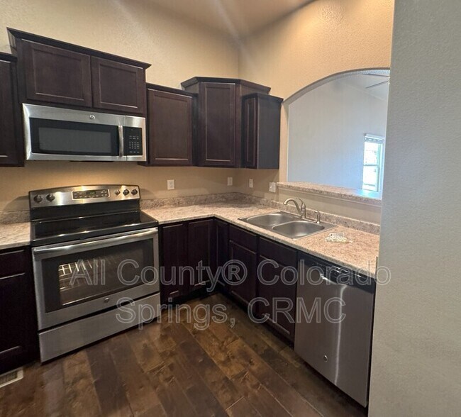 Foto del edificio - 6520 Emerald Isle Heights