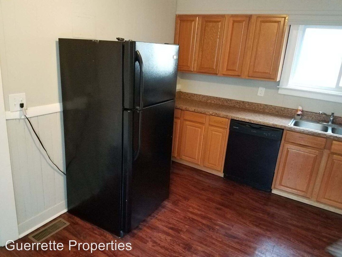 16 Winthrop Ct, Augusta, ME 04330 Room for Rent in Augusta, ME