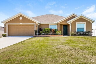 Building Photo - 900 Chestnut Dr