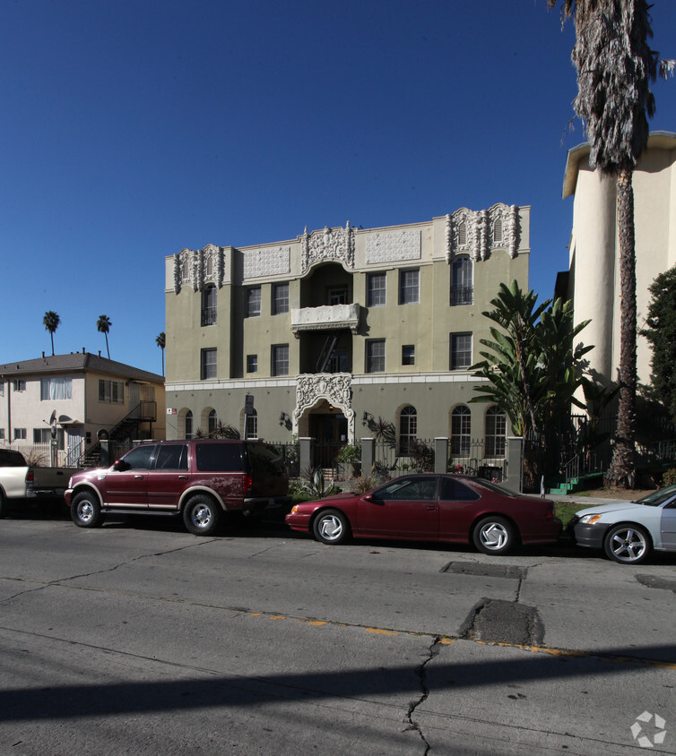 Building Photo - 1717 N Normandie Ave