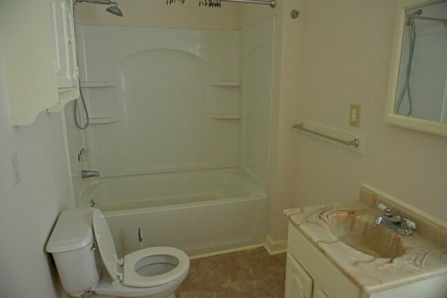 Building Photo - 1387 Central Ave