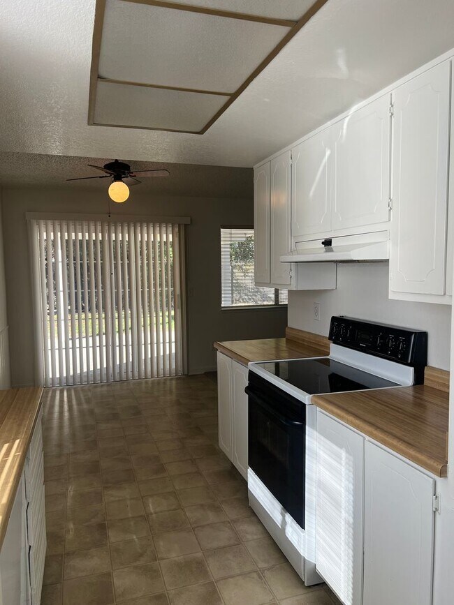 Foto del edificio - NICE 3 BEDROOM HOME IN CITRUS HEIGHTS!