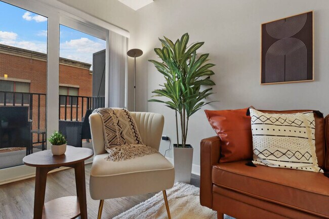 Foto del edificio - 255 N Addison Ave