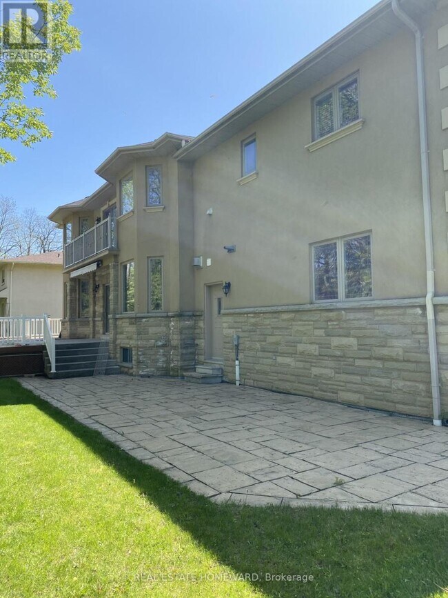 Photo du bâtiment - 7400 Islington Ave
