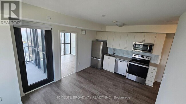 Photo du bâtiment - 325-3325 Yorkland Blvd