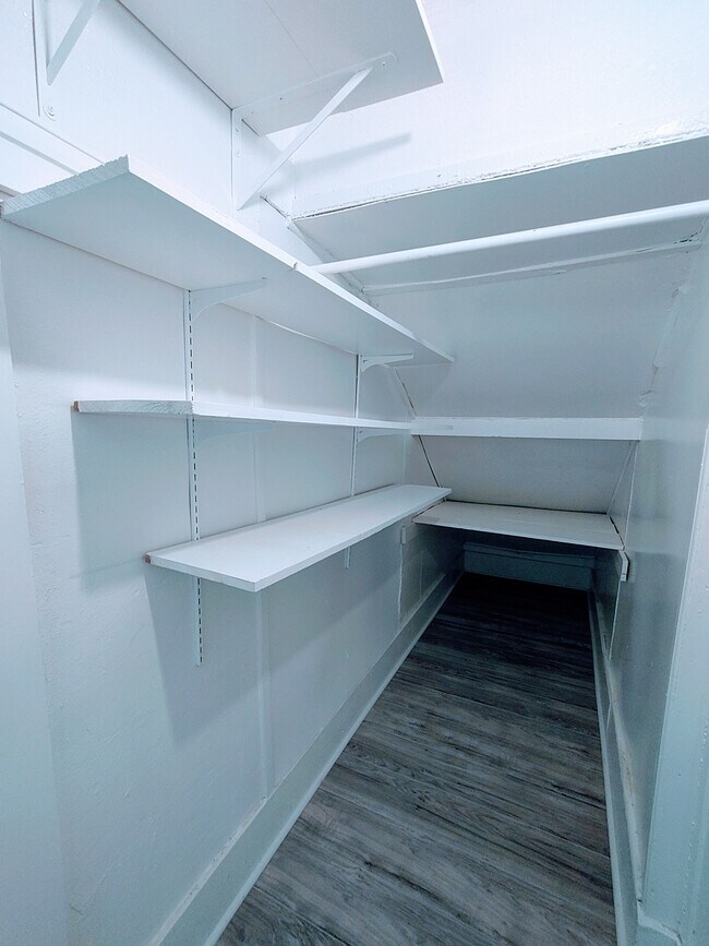 Lots of storage - 626 Chautauqua Ave