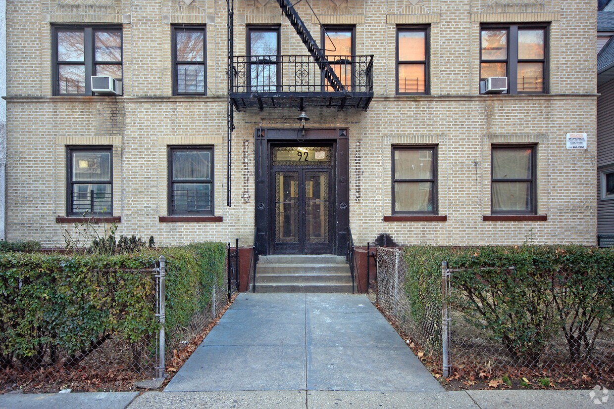 Building Photo - 92 Hawthorne St