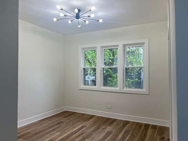 Building Photo - 7525 S Ellis Ave